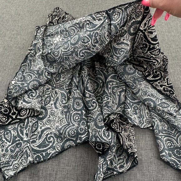 Abercrombie & Fitch Asymmetrical Skirt Black & White Medium Viscose Boho Elastic - Picture 6 of 11